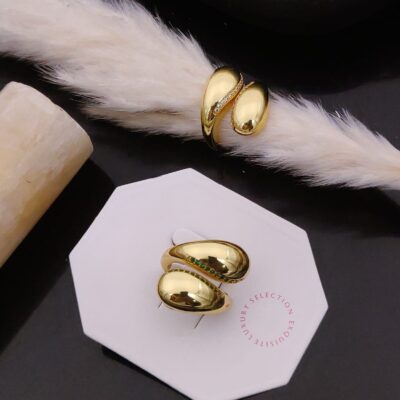 Gold Overlap Dome Ring – Sculptural Statement Design
